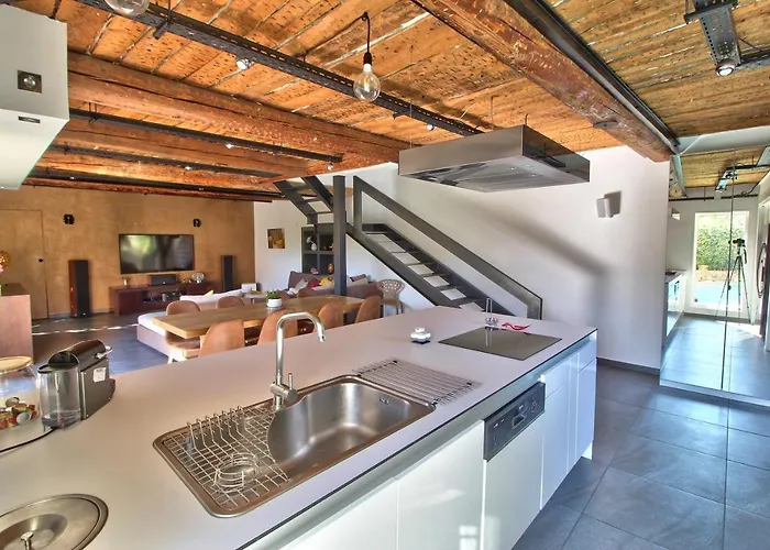 Maison Avec Piscine Et Jardin- 4 Chambres 8 Pers